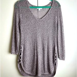 Long see three knot with detailed side